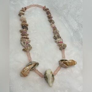 Vintage art deco 50s Lucite seashell necklace
